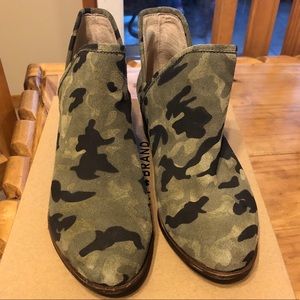 Lucky Brand Camo bootie